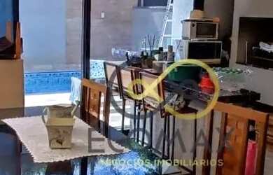 Imagem: A casa em condomínio possui 3 Dormitórios, 5 Banheiros, 207m²