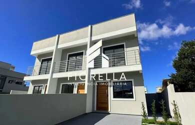 Imagem: Sobrado com 03 dormitórios com 01 Suíte no bairro Aririú