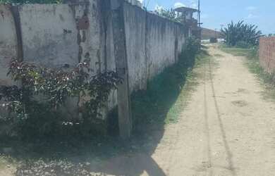 Imagem: A casa possui 2 Dormitórios, 1 Banheiro, 5 Vagas na garagem