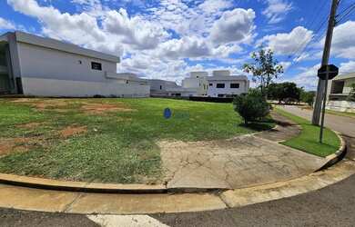 Imagem: Lote de esquina no condomínio Terras Alphaville Anápolis próximo