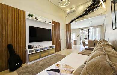 Imagem 7: Casa Plana de Alto Padrão com Piscina no bairro glória emJoinville /...