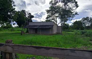 Imagem: A fazenda possui 180m² de Área e está localizado em Nobres