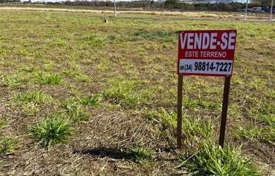 Imagem: O terreno possui 297m² de Área e está localizado em Bosque