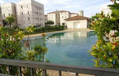 Imagem: O apartamento possui 2 Dormitórios, 1 Banheiro, 1 Vaga na garagem