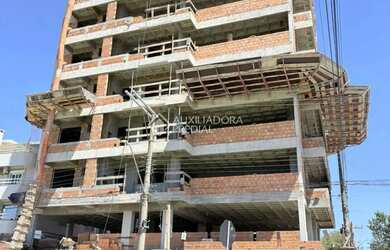 Imagem: O apartamento possui 4 Dormitórios, 3 Banheiros, 2 Vagas na