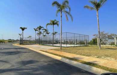 Imagem: O terreno possui 381m² de Área e está localizado em Parque