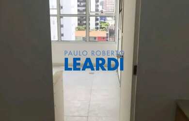 Imagem: O depósito possui 1 Vaga na garagem e 37m² de Área e está