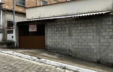 Imagem: A casa possui 2 Dormitórios, 1 Banheiro, 1 Vaga na garagem