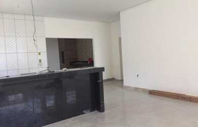 Imagem: A casa possui 3 Dormitórios, 3 Banheiros, 4 Vagas na garagem