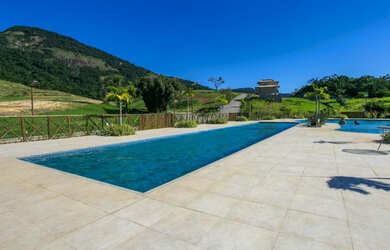 Imagem 1: Condomínio Pedra do Vale Maricá - Lote com 501m² plano cercado de verde