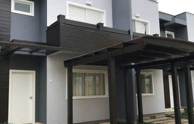 Imagem: A casa possui 2 Dormitórios, 2 Banheiros, 1 Vaga na garagem