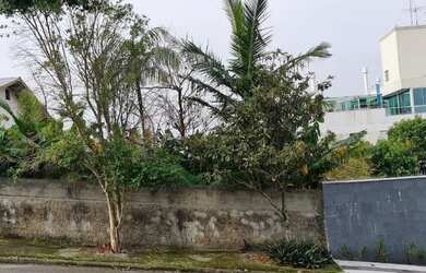 Imagem: O terreno à venda possui e está localizado em Coqueiros