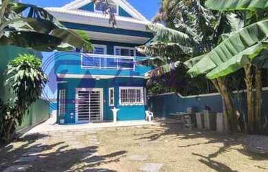 Imagem: A casa em condomínio possui 4 Dormitórios, 1 Banheiro, 3 Vagas