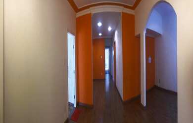 Imagem: A casa possui 2 Banheiros, 1 Vaga na garagem, 189m² de Área