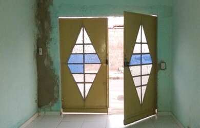 Imagem: A casa possui 2 Dormitórios, 1 Banheiro, 1 Vaga na garagem