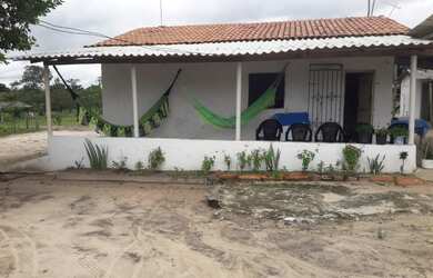 Imagem: A casa possui 1 Dormitório, 1 Banheiro e está localizado