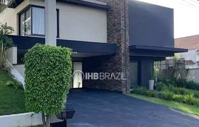 Imagem: A casa possui 5 Dormitórios, 5 Banheiros, 5 Vagas na garagem