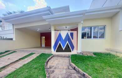 Imagem: A casa em condomínio possui 3 Dormitórios, 3 Banheiros, 2