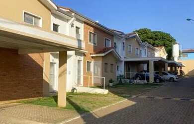 Imagem: A casa em condomínio possui 3 Dormitórios, 2 Banheiros, 2