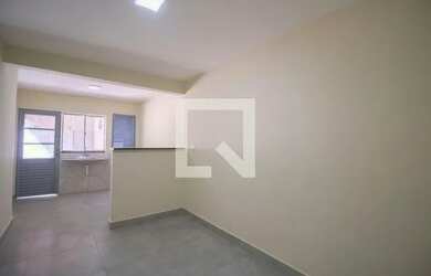 Imagem: A casa para alugar possui 1 Dormitório, 1 Banheiro e 60m²