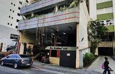 Imagem: O apartamento possui 1 Dormitório, 1 Banheiro, 1 Vaga na garagem