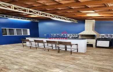 Imagem: A casa possui 3 Dormitórios, 3 Banheiros, 2 Vagas na garagem