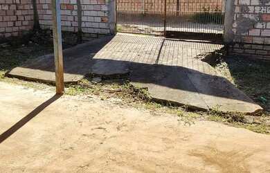 Imagem: A casa possui 2 Dormitórios, 1 Banheiro e está localizado