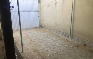 Imagem: A casa possui 2 Dormitórios, 2 Banheiros, 3 Vagas na garagem