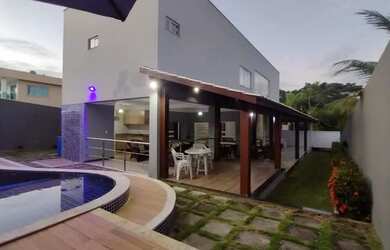 Imagem: A casa em condomínio possui 4 Dormitórios, 5 Banheiros, 3