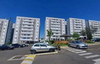 Imagem: O apartamento possui 3 Dormitórios, 1 Banheiro, 1 Vaga na garagem