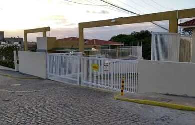 Imagem: A casa em condomínio possui 2 Dormitórios, 1 Banheiro e está