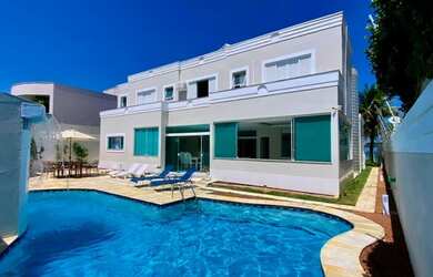 Imagem 3: Casa frente ao mar à venda na praia da Enseada em Guarujá