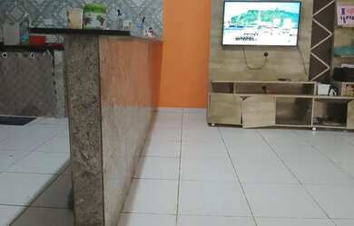 Imagem: A casa possui 3 Dormitórios, 1 Banheiro, 1 Vaga na garagem