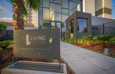 Imagem: O apartamento possui 2 Dormitórios, 2 Banheiros, 2 Vagas na