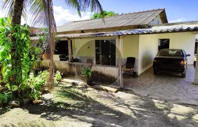 Imagem: A casa possui 1 Dormitório, 1 Banheiro, 5 Vagas na garagem