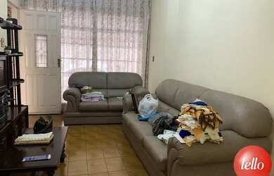 Imagem: A casa possui 3 Dormitórios, 2 Banheiros, 3 Vagas na garagem