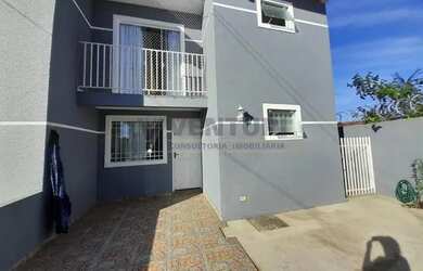 Imagem: A casa possui 3 Dormitórios, 2 Banheiros, 2 Vagas na garagem