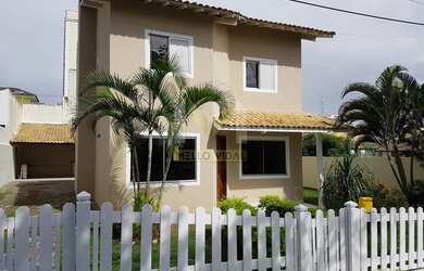 Imagem: A casa possui 3 Dormitórios, 2 Banheiros, 3 Vagas na garagem