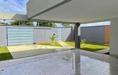 Imagem: A casa possui 2 Dormitórios, 2 Banheiros, 2 Vagas na garagem