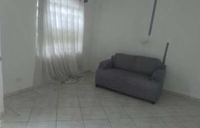 Imagem: A casa possui 3 Dormitórios, 2 Banheiros, 3 Vagas na garagem