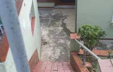 Imagem: A casa possui 2 Dormitórios, 1 Banheiro, 1 Vaga na garagem