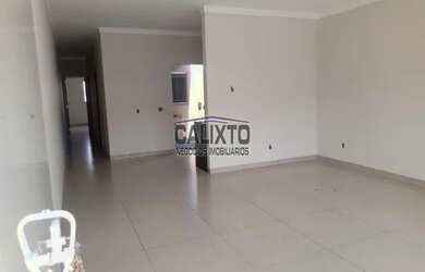 Imagem: A casa possui 2 Dormitórios, 1 Banheiro, 2 Vagas na garagem