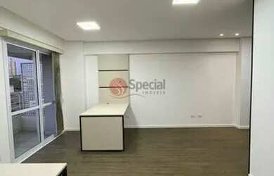 Imagem: O depósito possui 1 Vaga na garagem, 32m² de Área e está