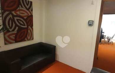 Imagem: O depósito possui 1 Vaga na garagem, 94m² de Área e está