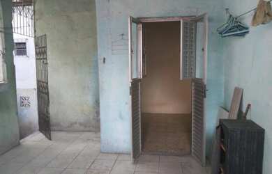 Imagem: A casa possui 2 Dormitórios, 1 Banheiro, 70m² de Área e