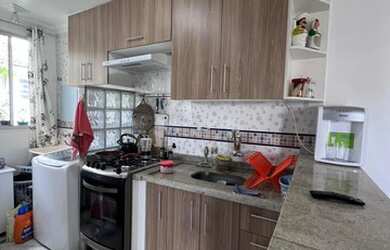 Imagem: O apartamento possui 2 Dormitórios, 1 Banheiro, 1 Vaga na garagem