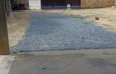 Imagem: A casa possui 3 Dormitórios, 2 Banheiros, 3 Vagas na garagem