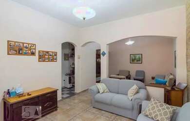 Imagem: A casa possui 3 Dormitórios, 4 Banheiros, 3 Vagas na garagem