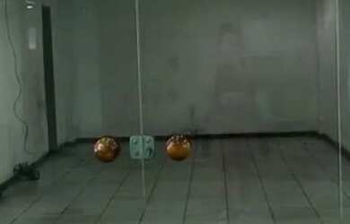 Imagem: A casa possui 2 Dormitórios, 2 Banheiros, 1 Vaga na garagem