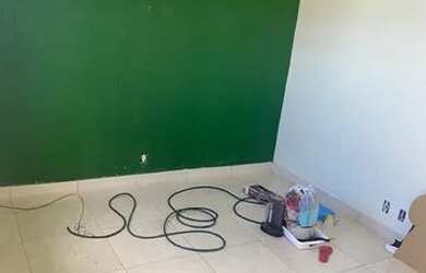 Imagem: A casa possui 2 Dormitórios, 1 Banheiro, 1 Vaga na garagem